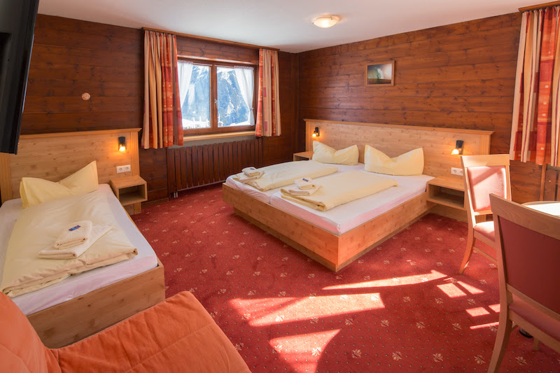 T3 Alpenhotel Garfrescha Montafon Zimmer